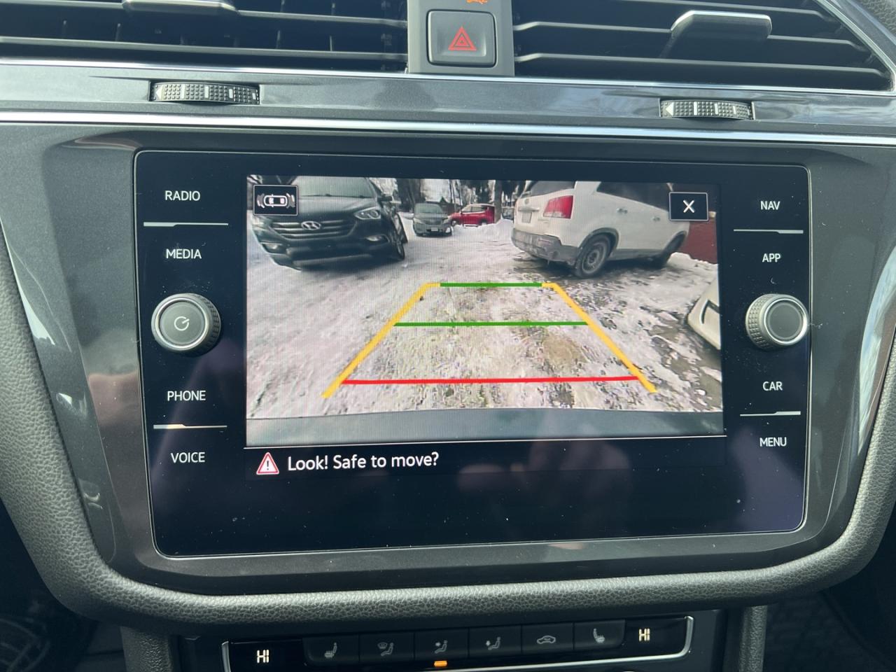 2021 Volkswagen Tiguan Comfortline 4Motion *One Owner/nav/Sunrf Photo