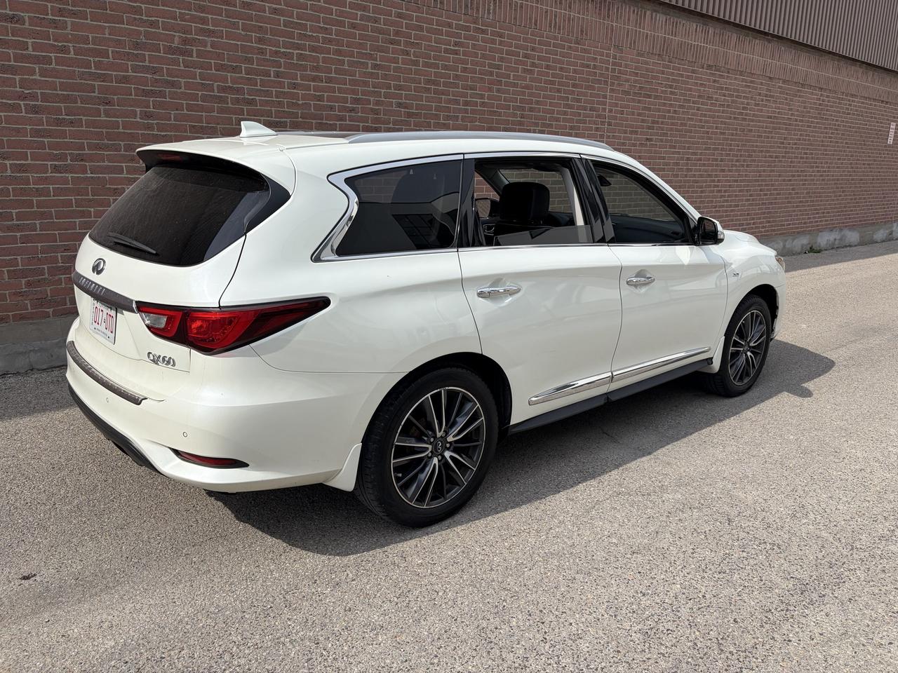 2017 Infiniti QX60  Photo