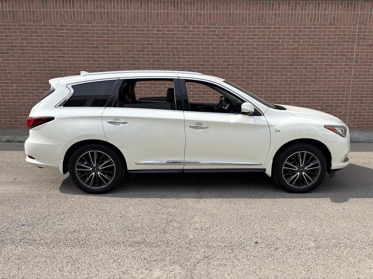2017 Infiniti QX60  Photo2