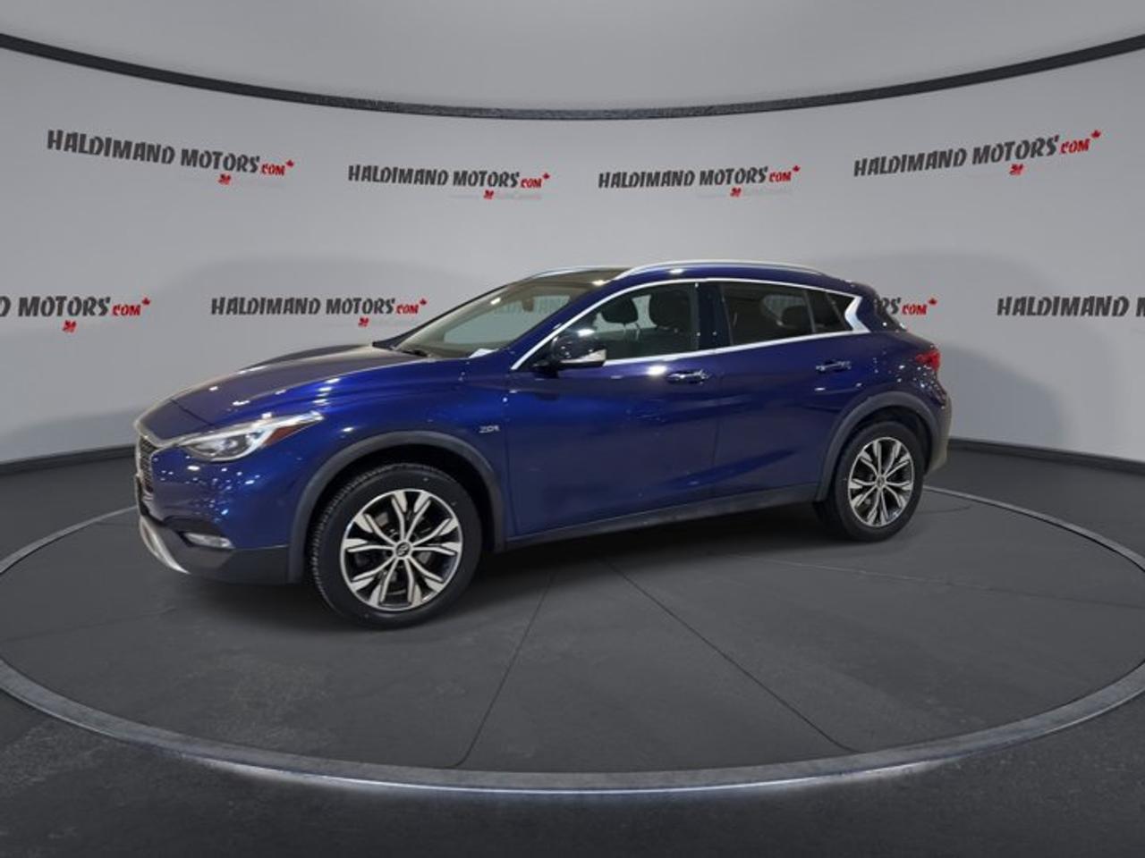 2018 Infiniti QX30 AWD | Leather Seats | Panoramic Roof Photo