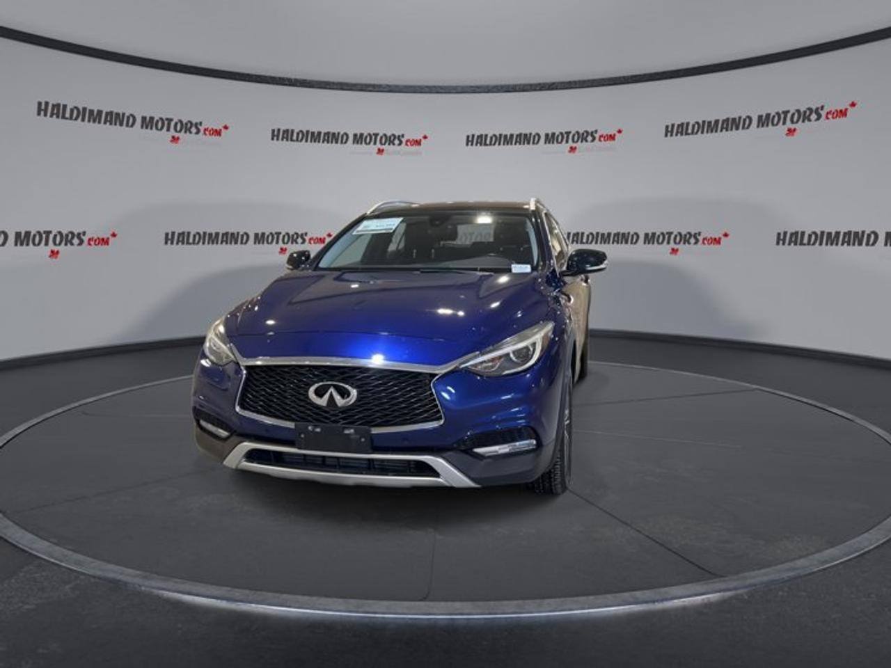 2018 Infiniti QX30 AWD | Leather Seats | Panoramic Roof Photo2