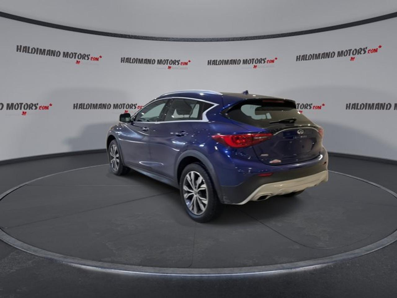 2018 Infiniti QX30 AWD | Leather Seats | Panoramic Roof Photo