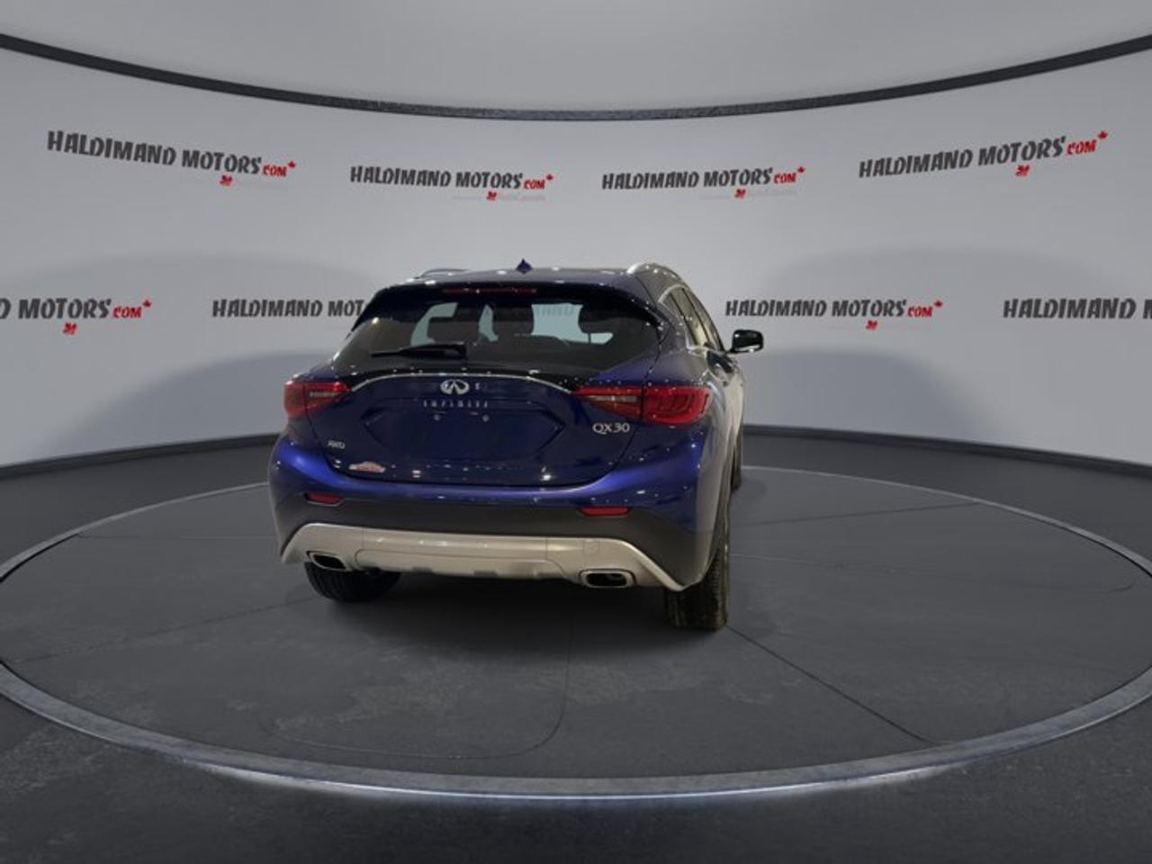 2018 Infiniti QX30 AWD | Leather Seats | Panoramic Roof Photo