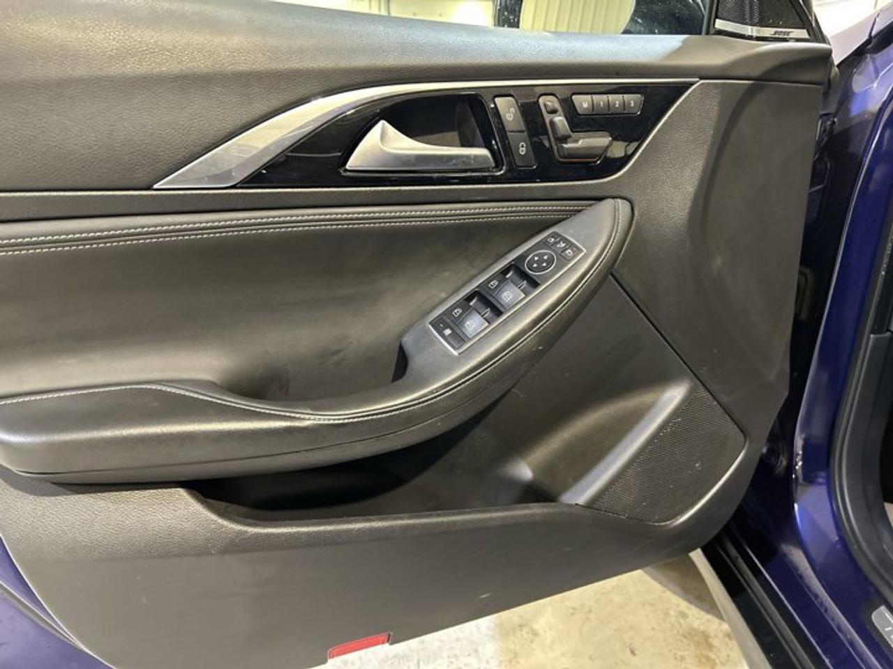 2018 Infiniti QX30 AWD | Leather Seats | Panoramic Roof Photo