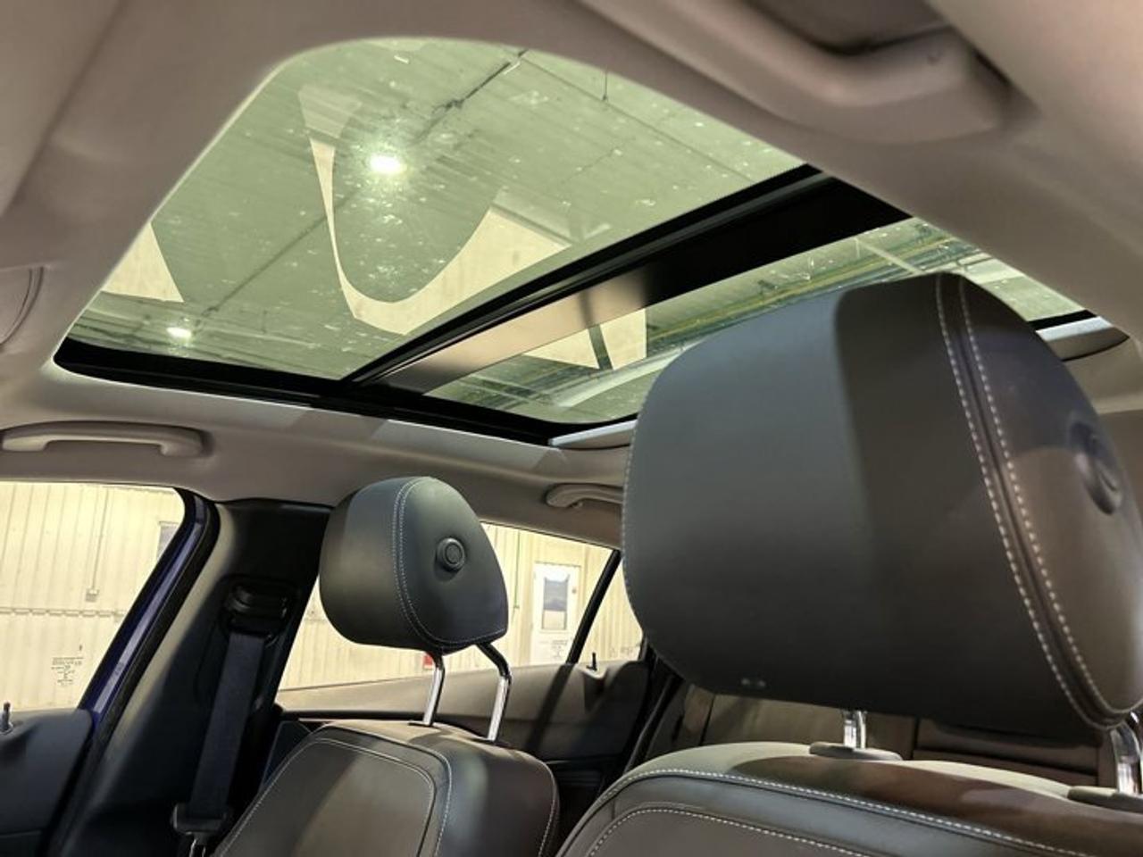 2018 Infiniti QX30 AWD | Leather Seats | Panoramic Roof Photo