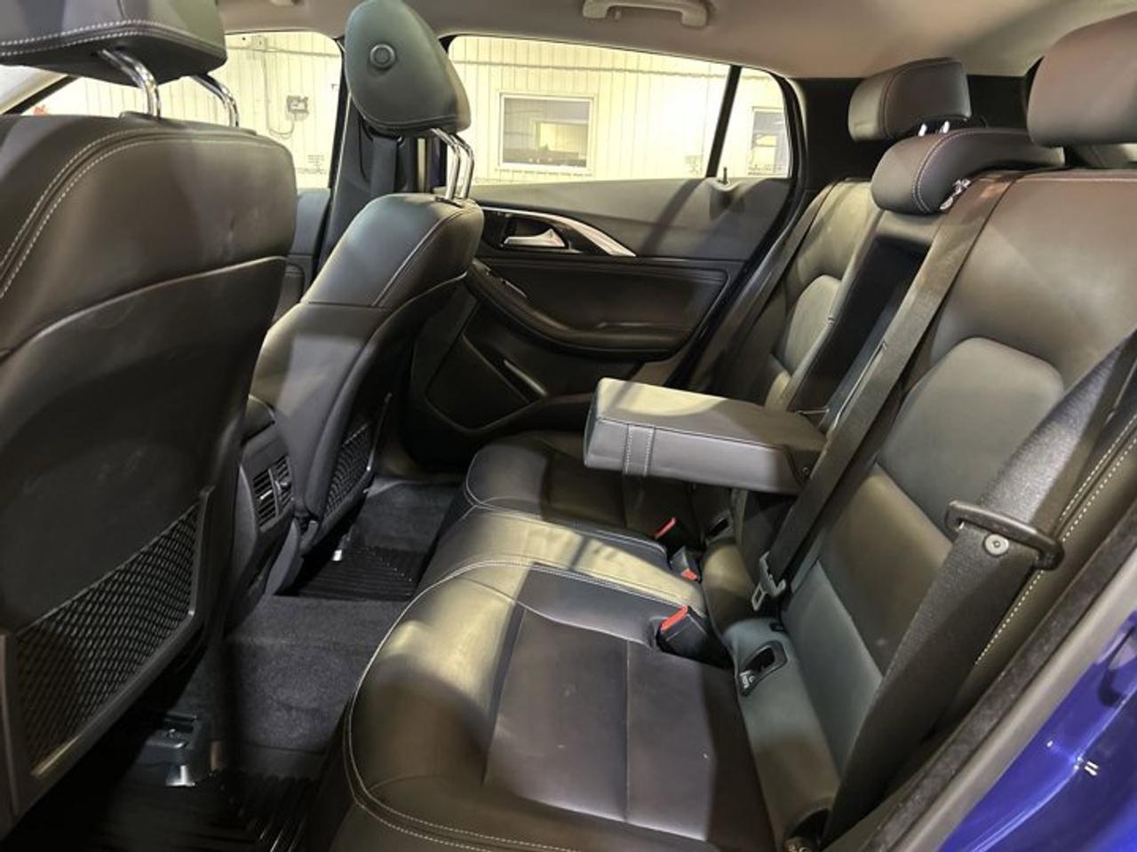 2018 Infiniti QX30 AWD | Leather Seats | Panoramic Roof Photo