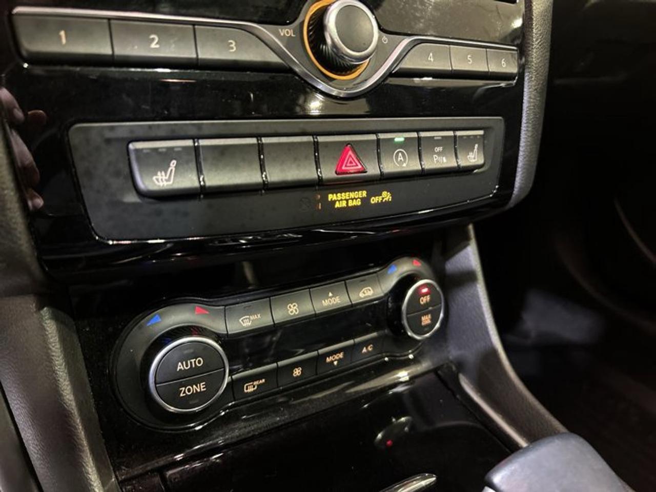 2018 Infiniti QX30 AWD | Leather Seats | Panoramic Roof Photo