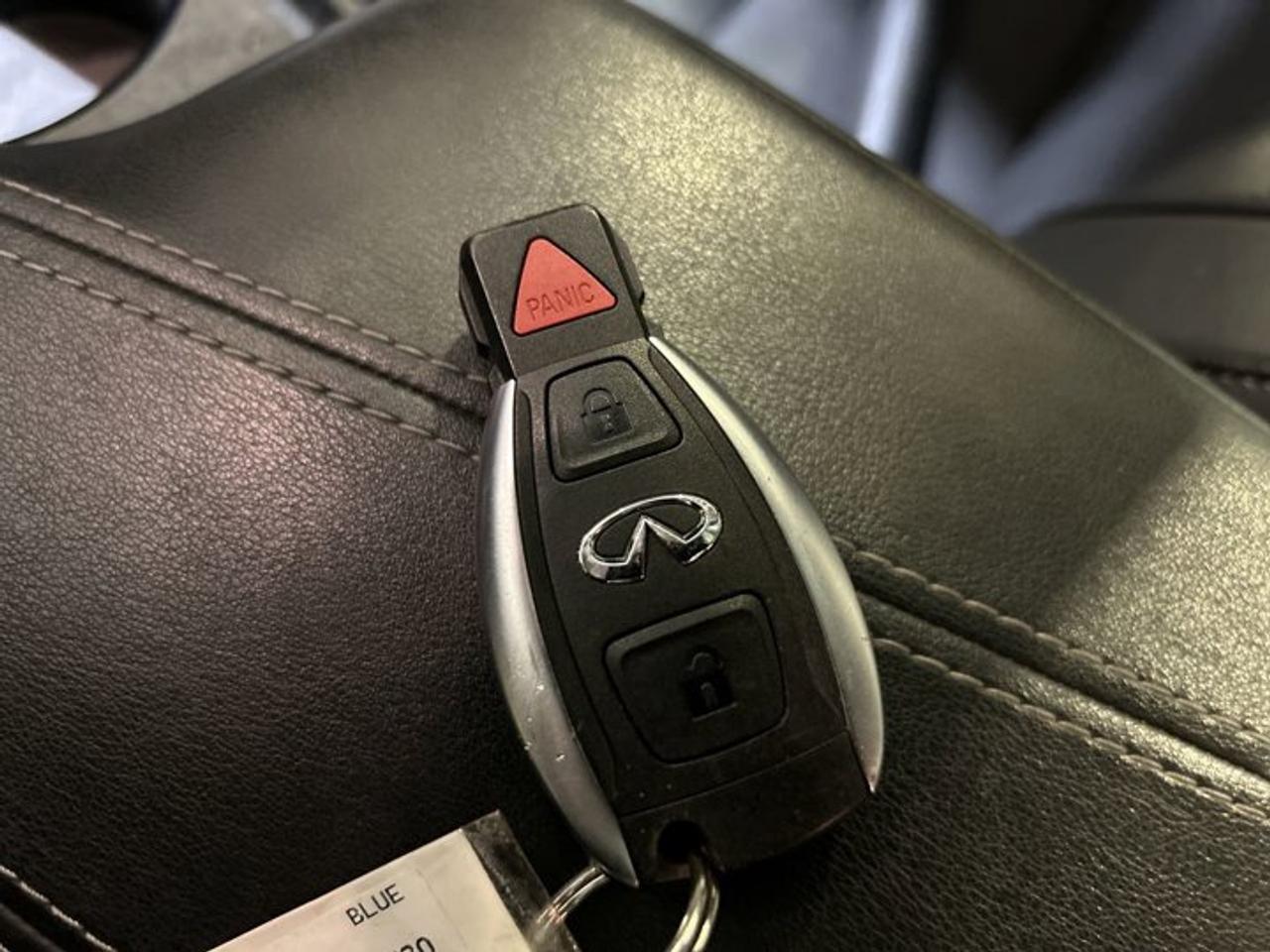 2018 Infiniti QX30 AWD | Leather Seats | Panoramic Roof Photo