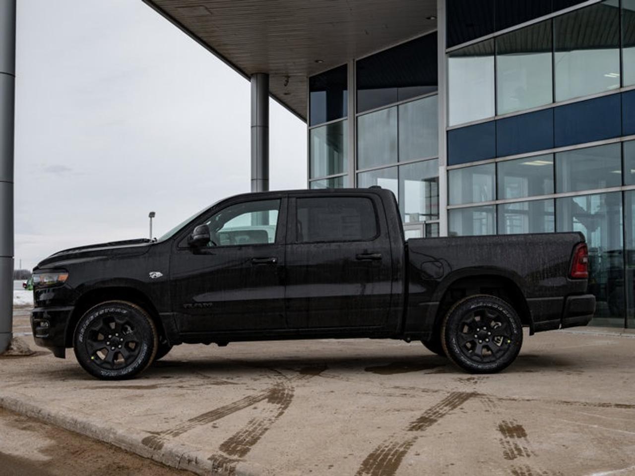 2026 RAM 1500 SPORT Photo4