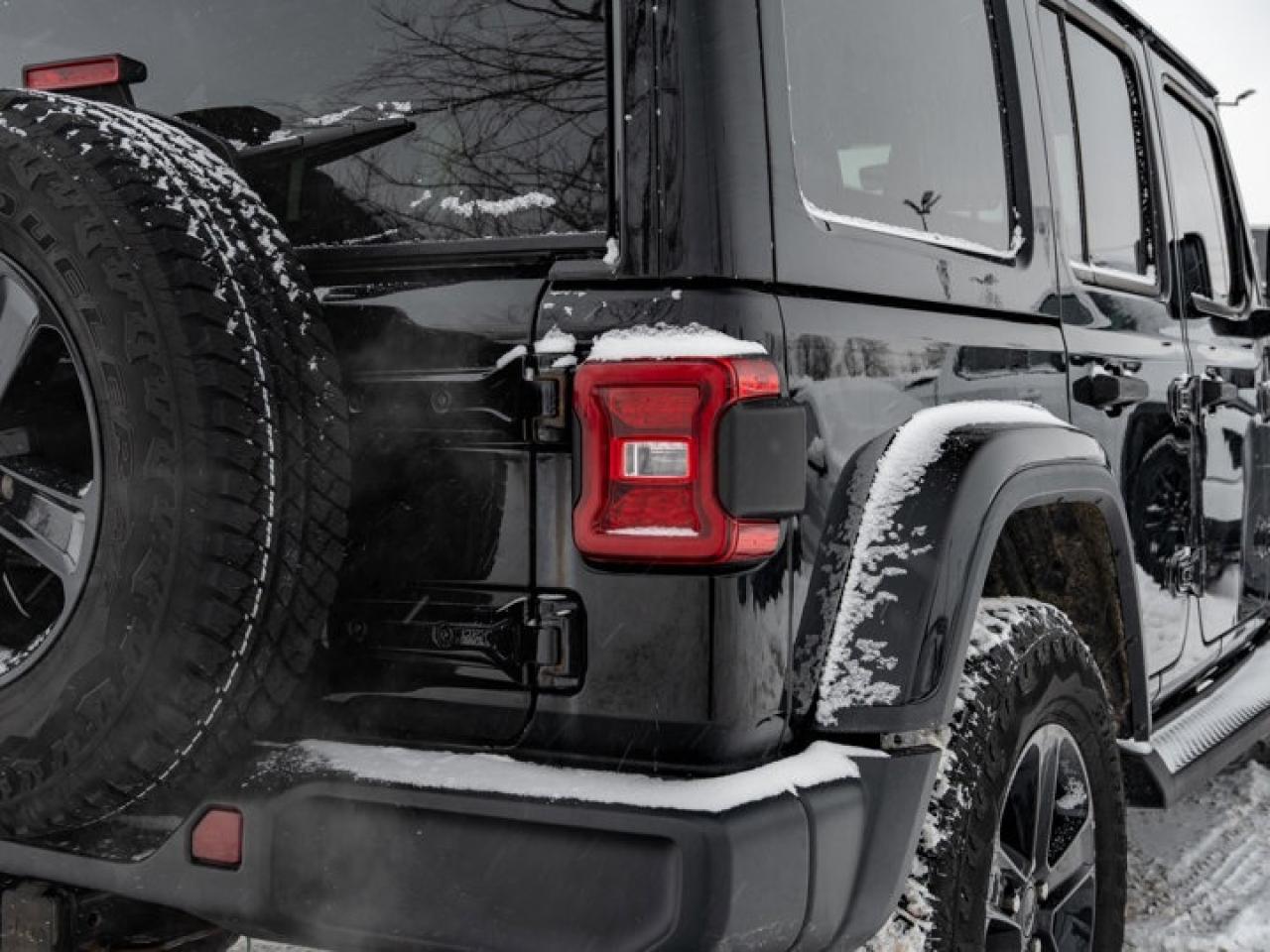 2021 Jeep Wrangler UNLIMITED ALTITUDE Photo