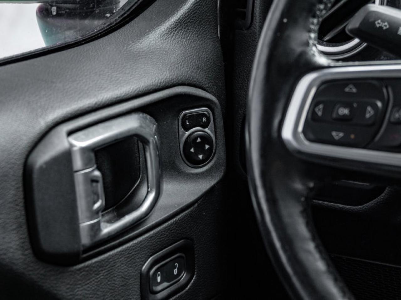 2021 Jeep Wrangler UNLIMITED ALTITUDE Photo