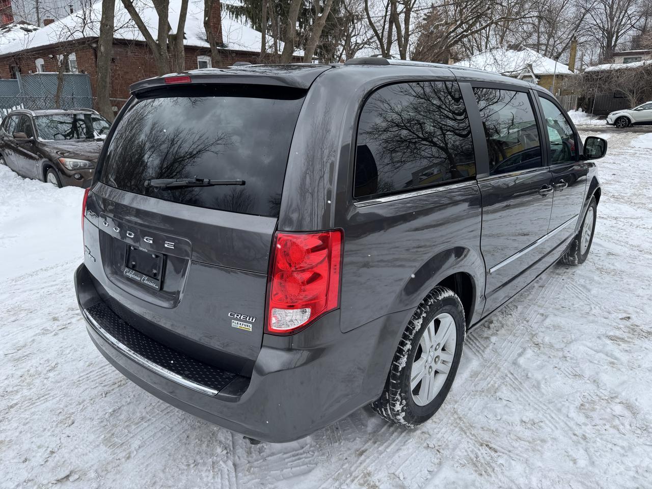 2015 Dodge Grand Caravan Crew Photo4