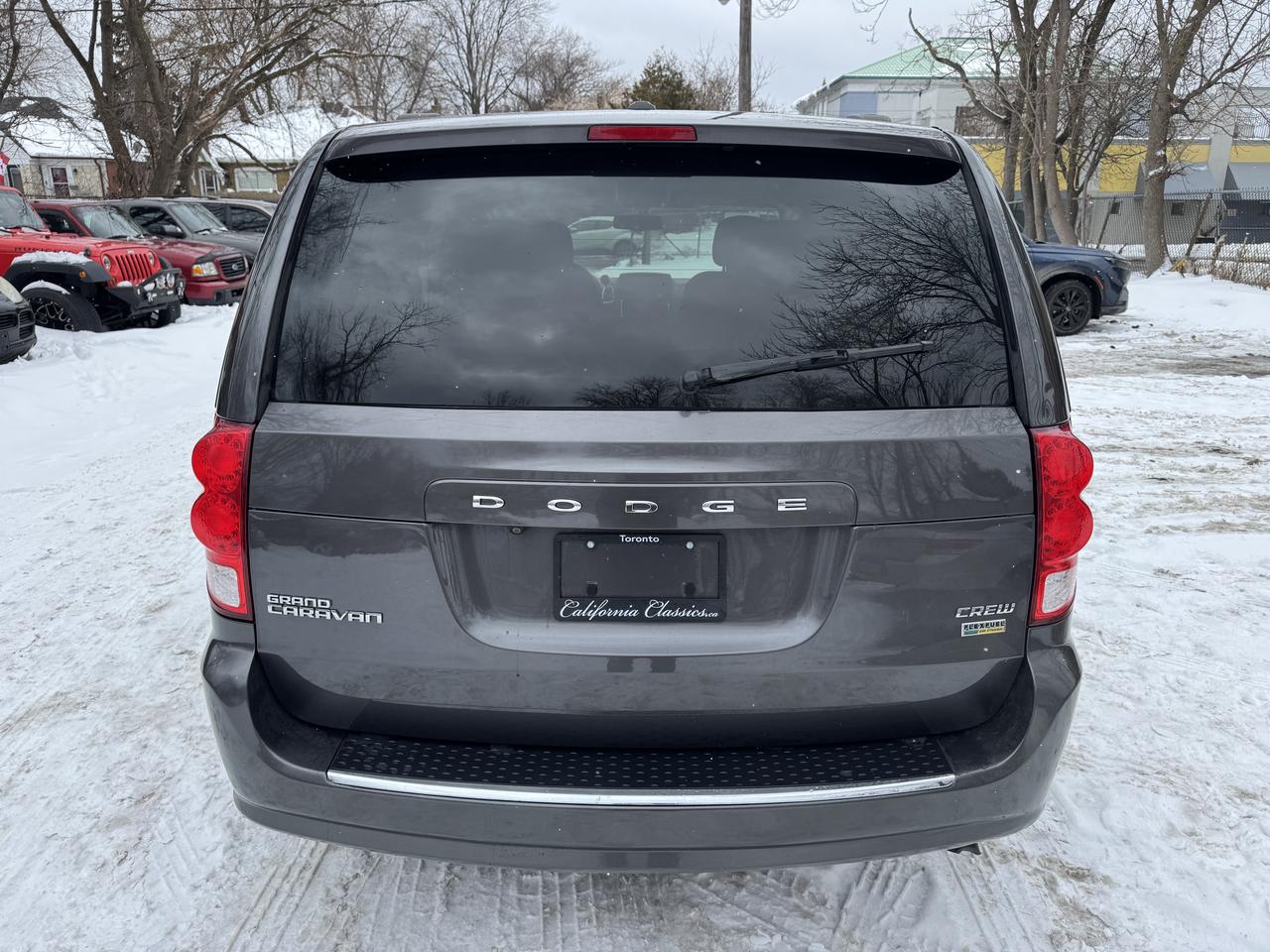 2015 Dodge Grand Caravan Crew Photo3