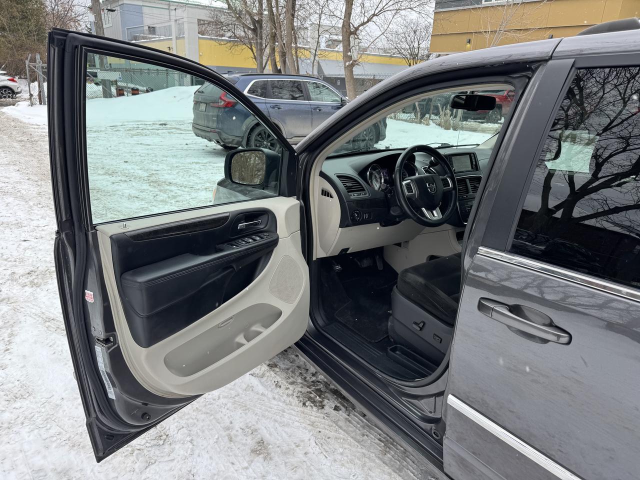 2015 Dodge Grand Caravan Crew Photo