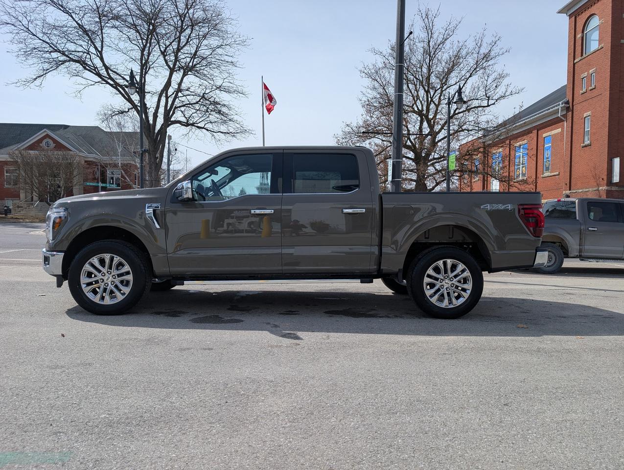 2026 Ford F-150 Lariat SuperCrew 501A 4x4 Photo2