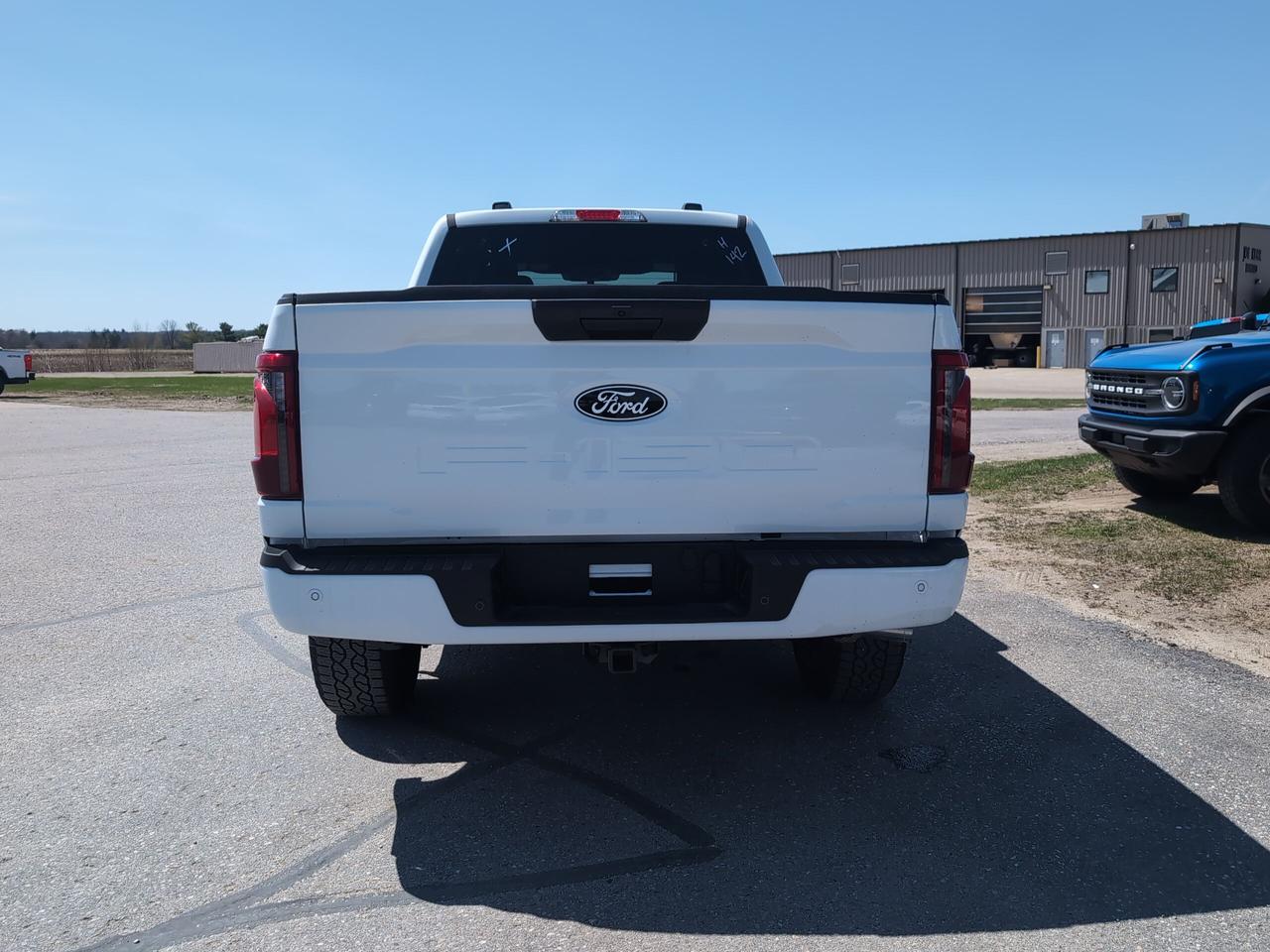 2026 Ford F-150 XLT Supercrew 301A Long Box 4x4 Photo4