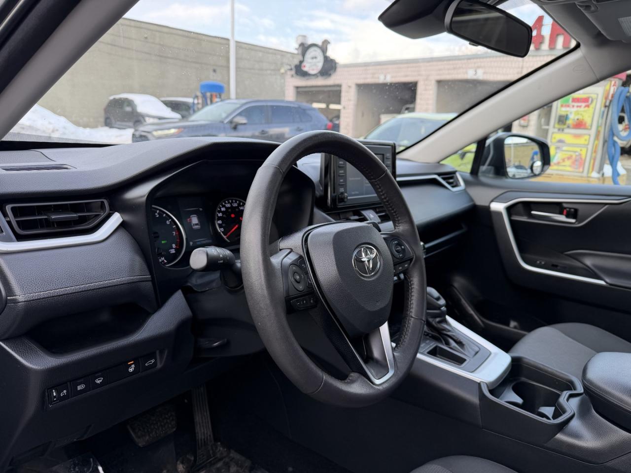 2021 Toyota RAV4 XLE Photo