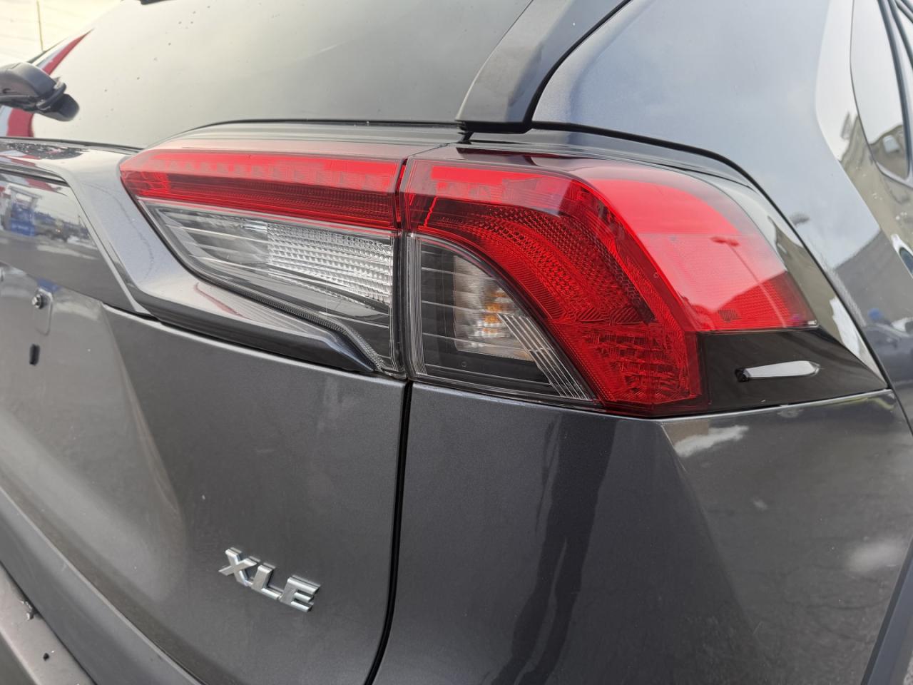 2021 Toyota RAV4 XLE Photo