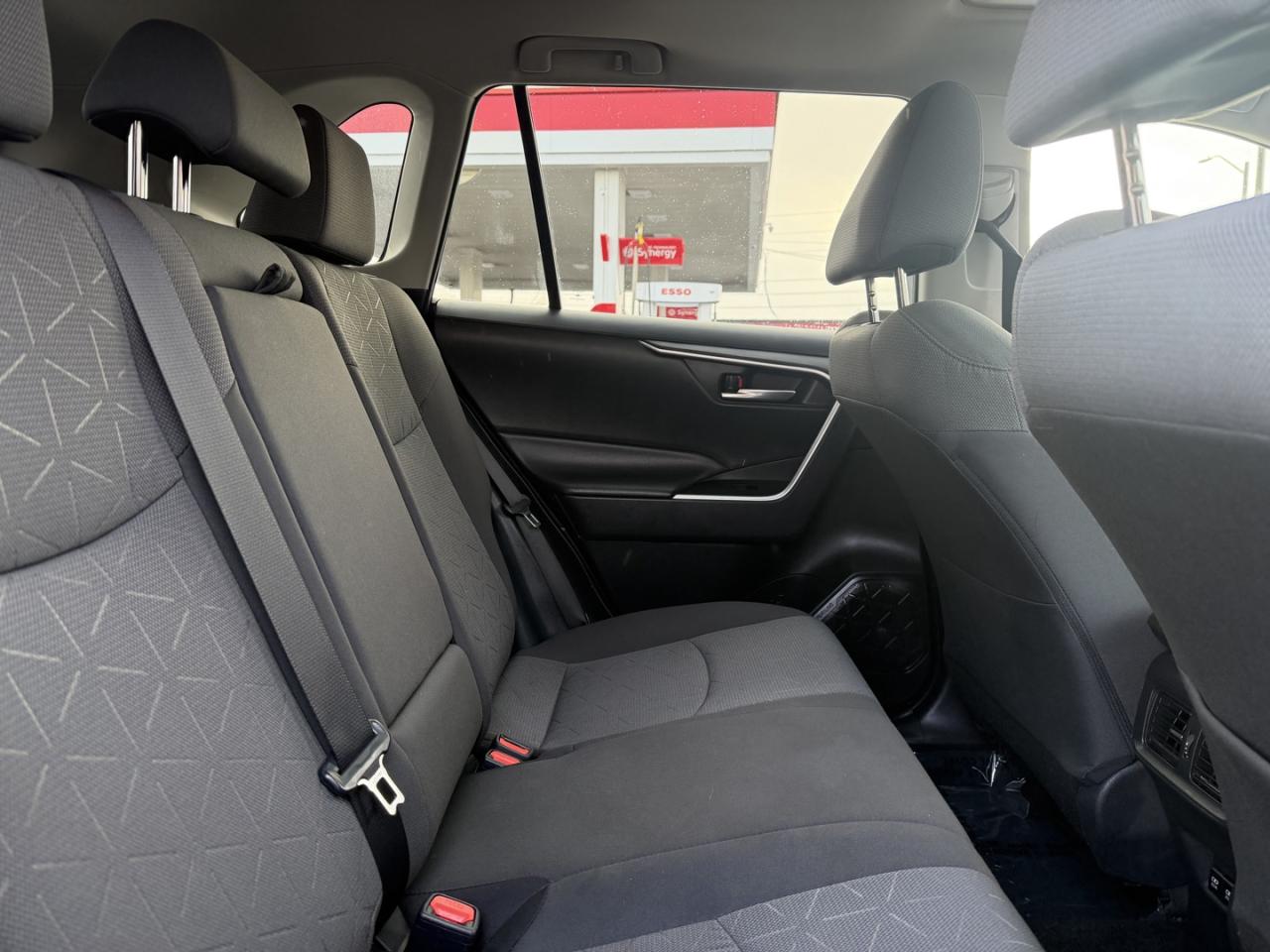 2021 Toyota RAV4 XLE Photo