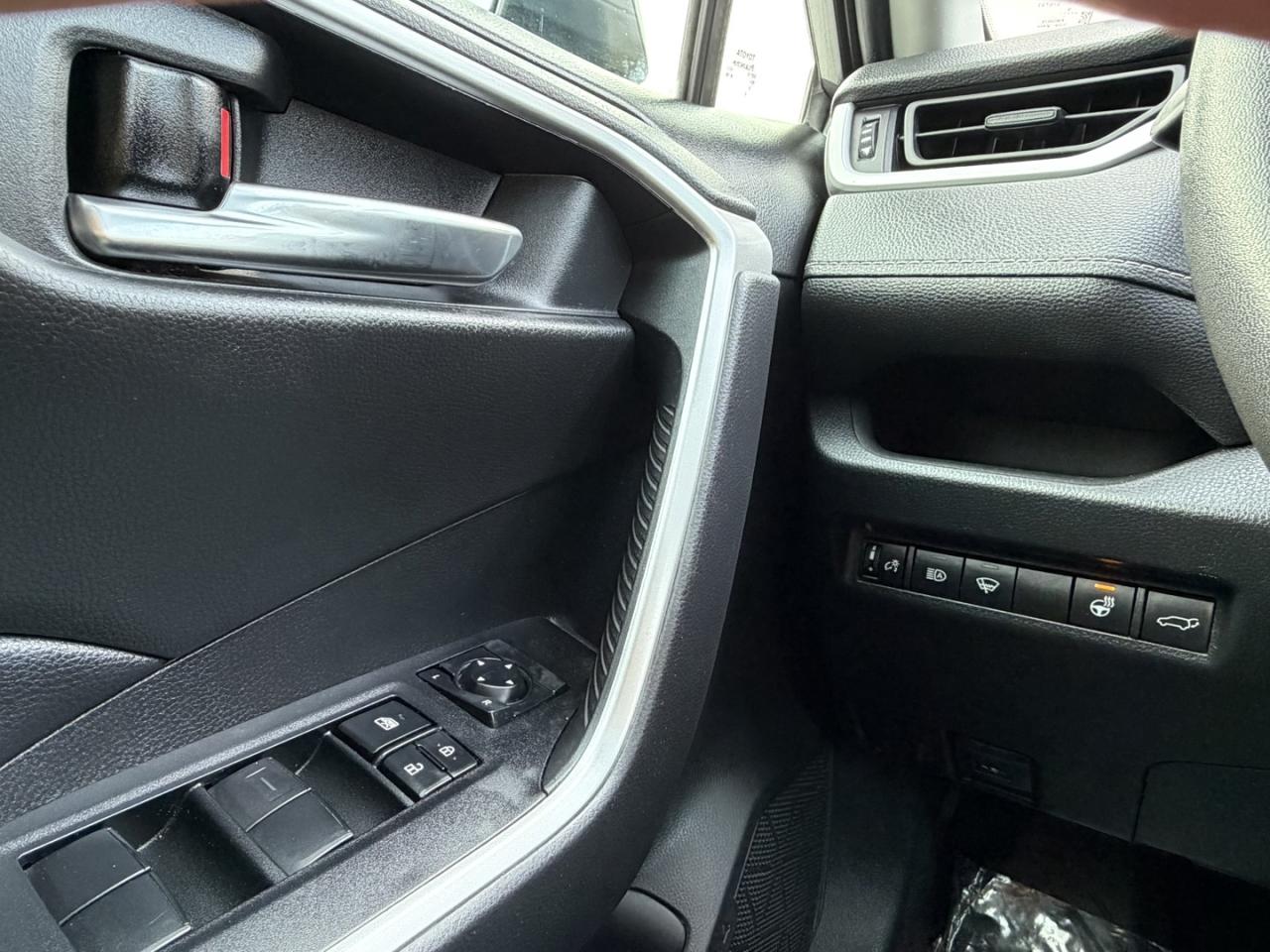 2021 Toyota RAV4 XLE Photo