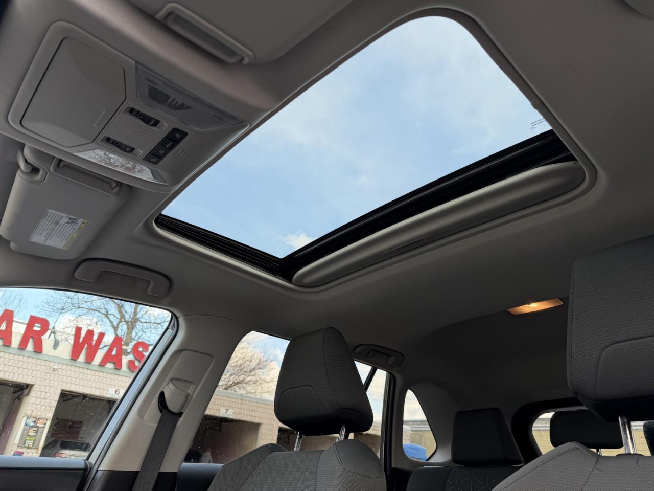 2021 Toyota RAV4 XLE Photo