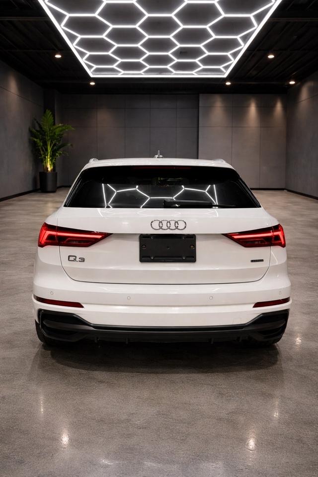 2021 Audi Q3 Progressiv 45 quattro Photo