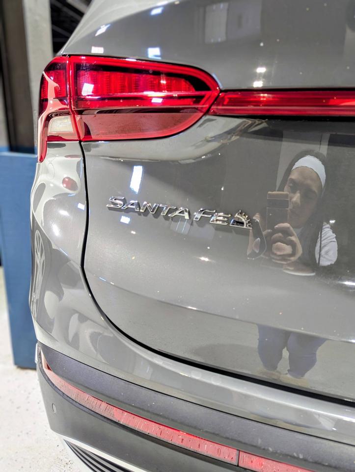 2022 Hyundai Santa Fe H-TRAC Preferred AWD Photo4