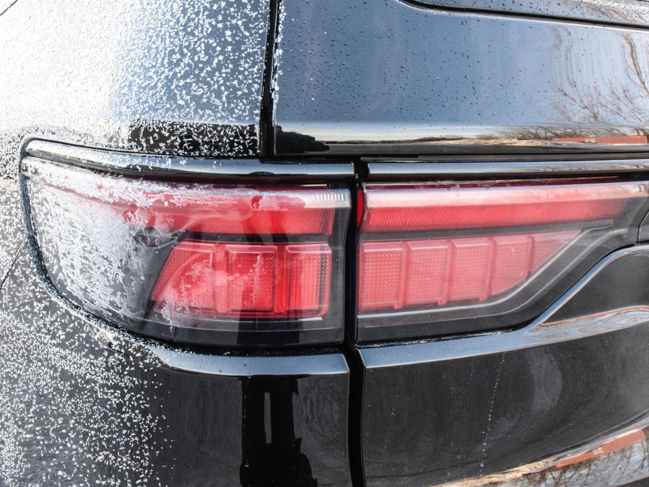 2023 Jeep Wagoneer SERIES II CARBIDE 4X4 Photo