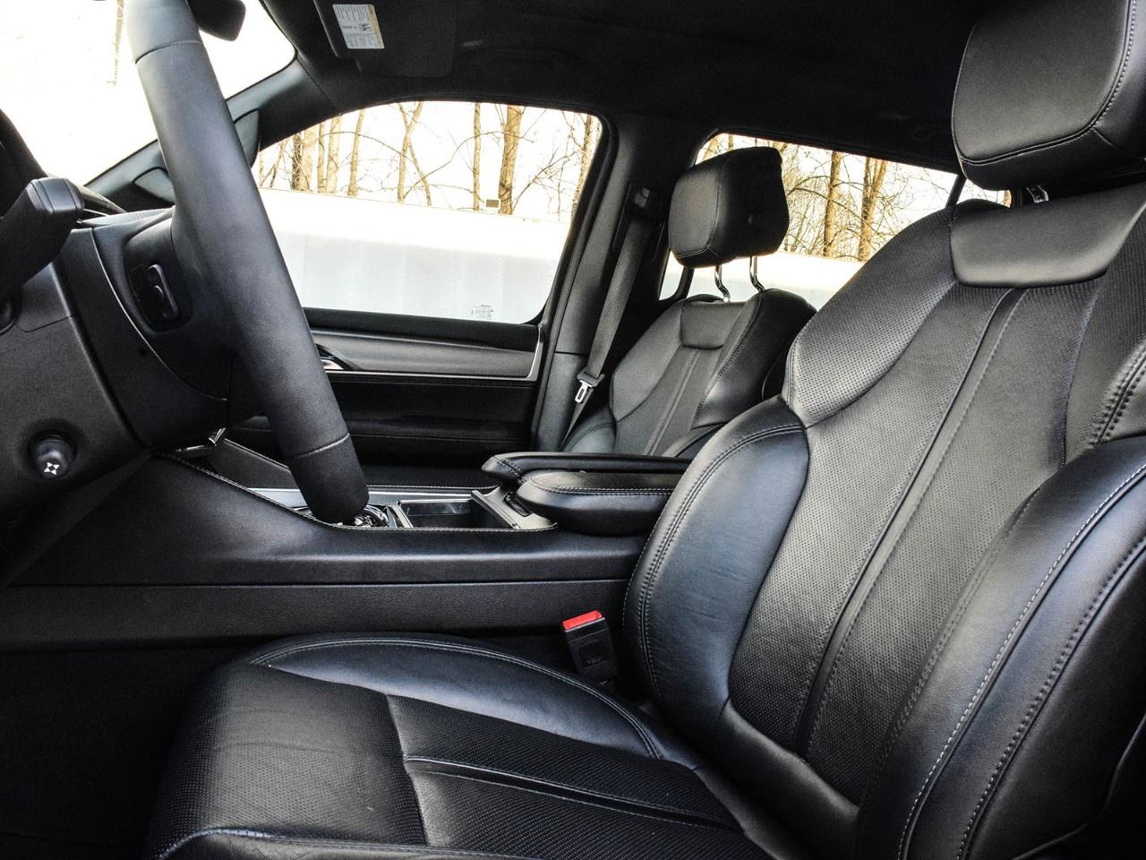 2023 Jeep Wagoneer SERIES II CARBIDE 4X4 Photo