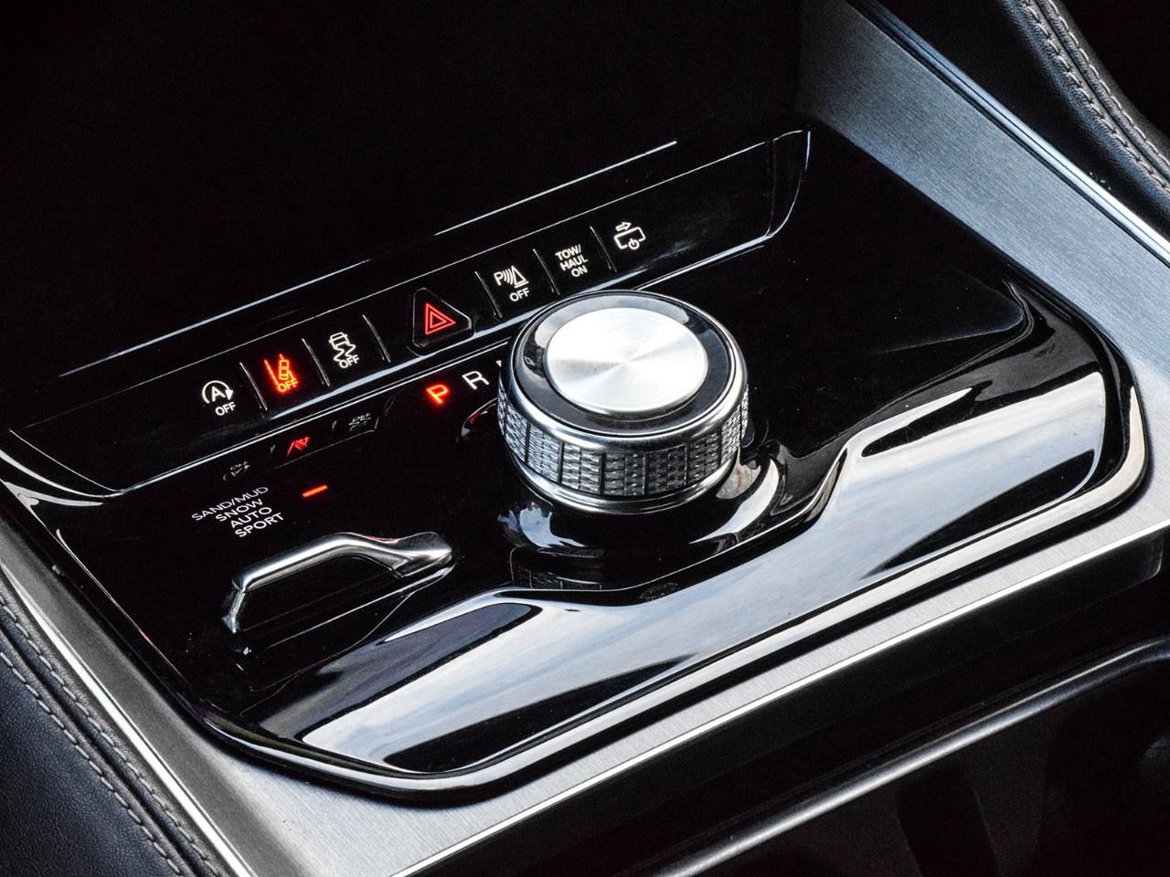 2023 Jeep Wagoneer SERIES II CARBIDE 4X4 Photo