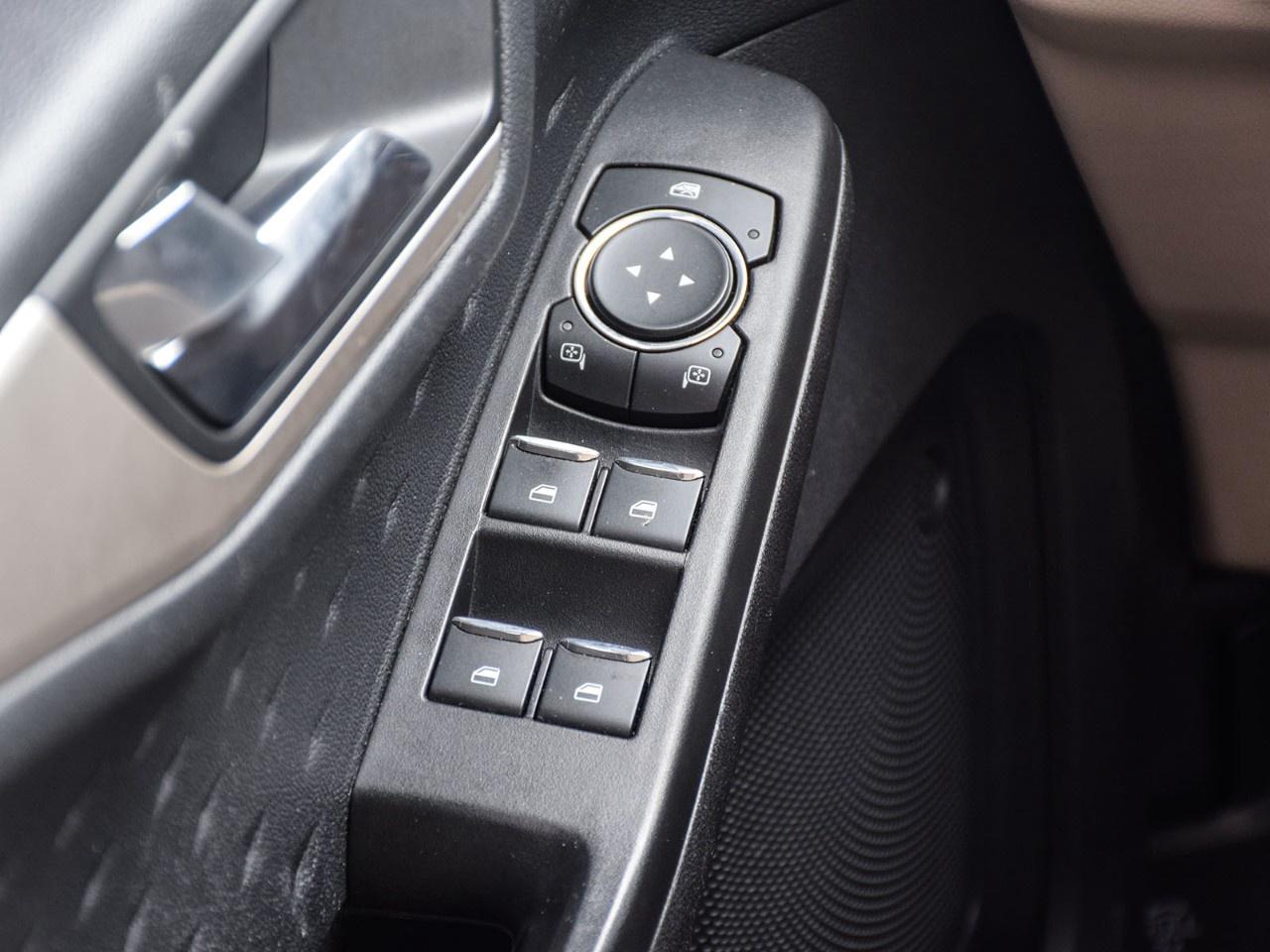 2020 Ford Escape SEL AWD Photo