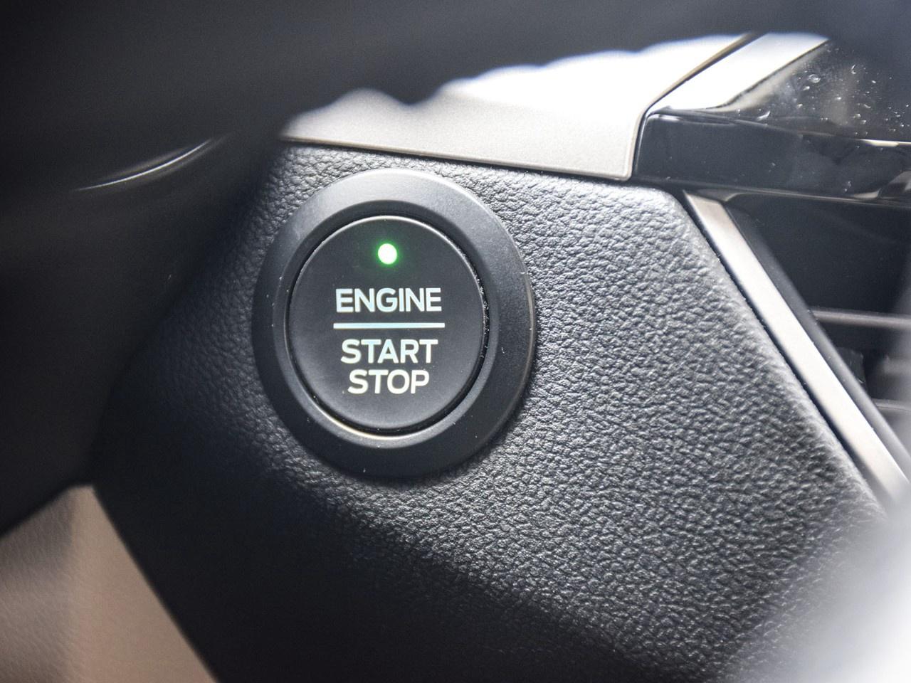 2020 Ford Escape SEL AWD Photo