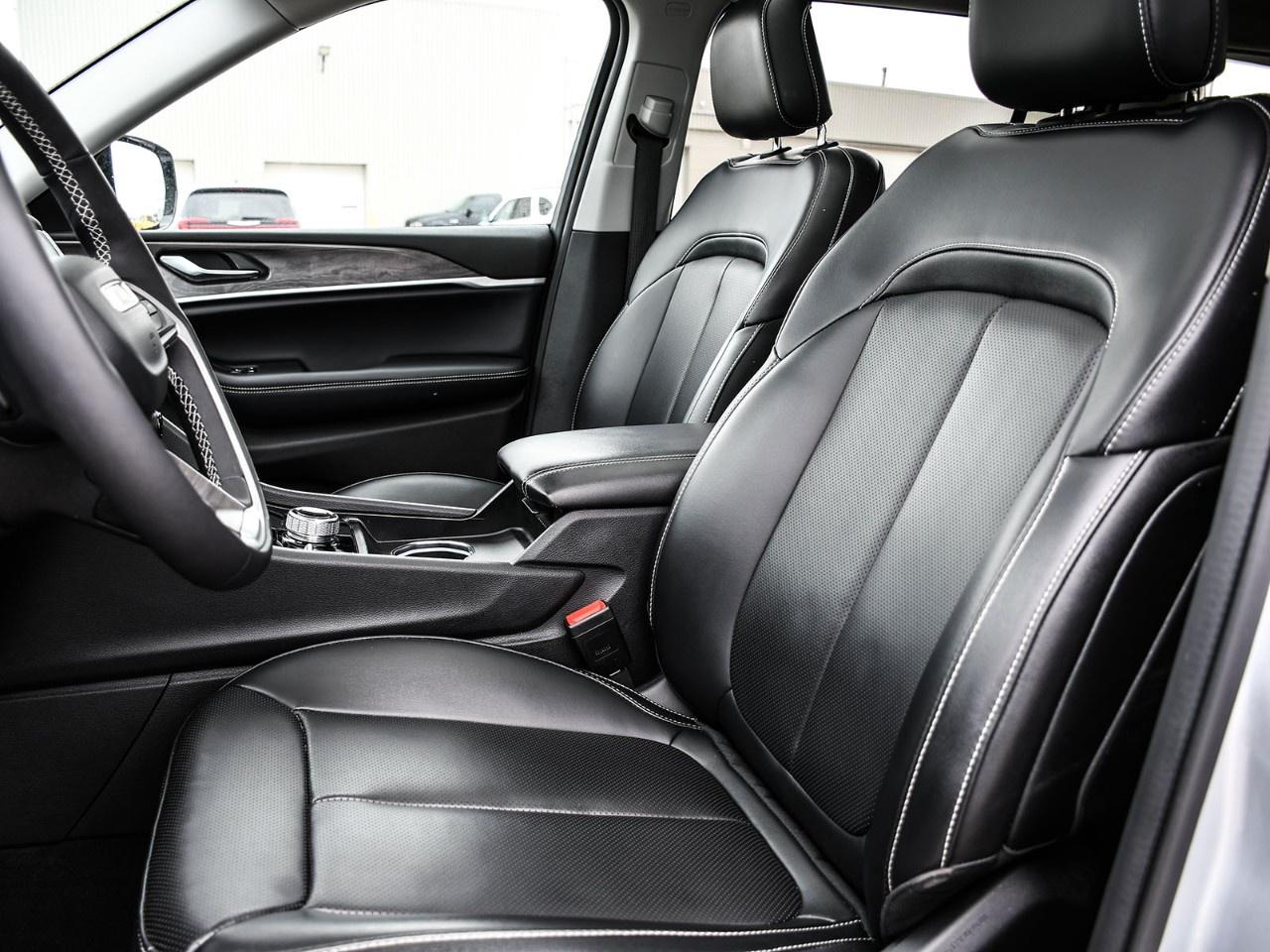 2024 Jeep Grand Cherokee L Limited 4x4 Photo