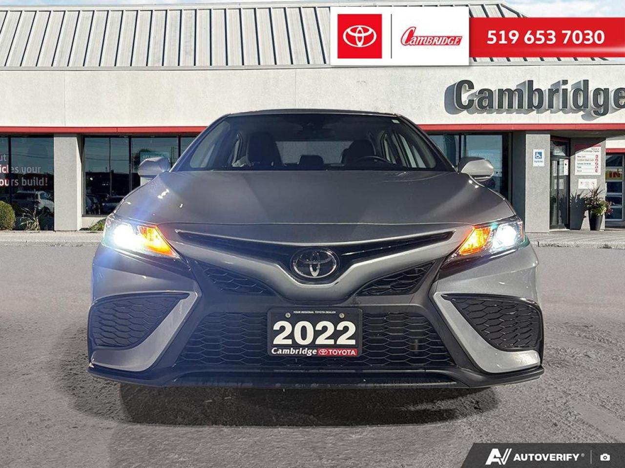 2022 Toyota Camry SE Photo