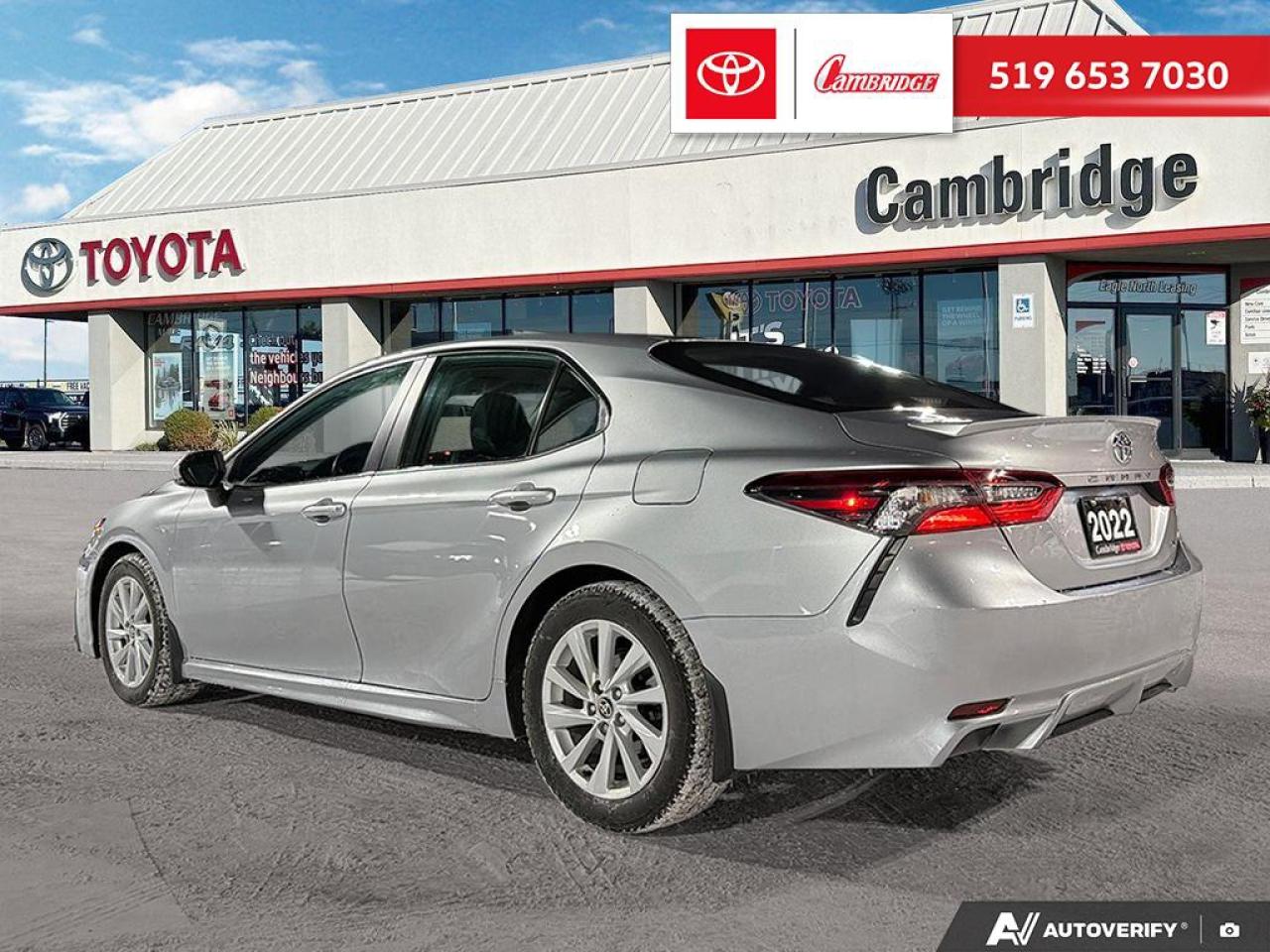2022 Toyota Camry SE Photo