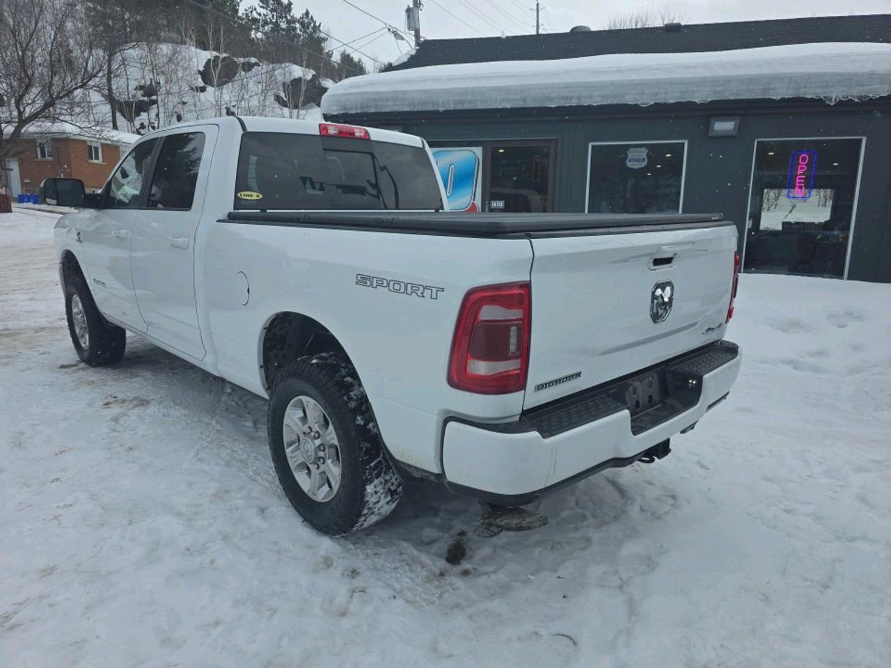 2022 RAM 3500 Big Horn SPORT APPEARANCE Photo2