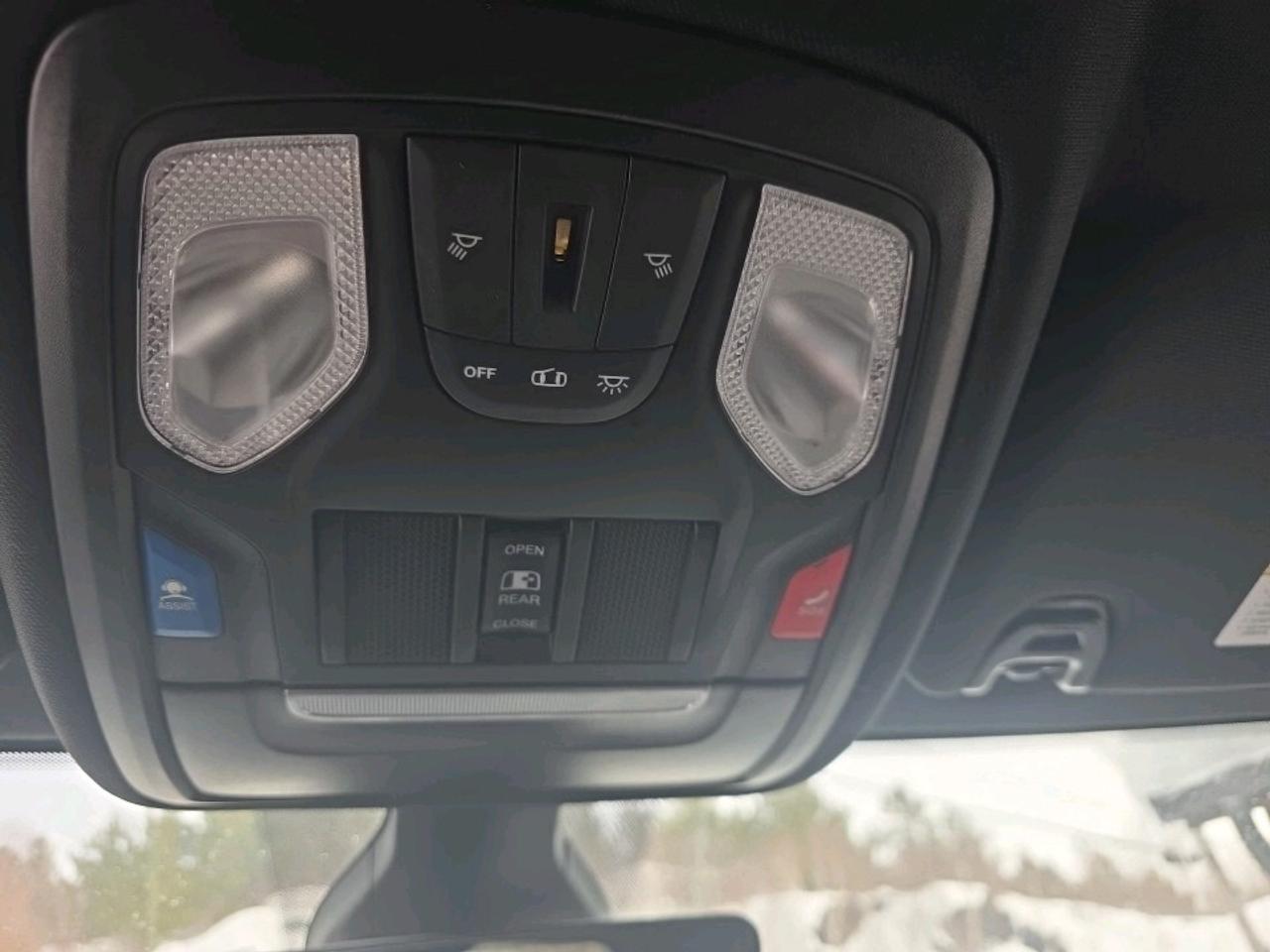 2022 RAM 3500 Big Horn SPORT APPEARANCE Photo