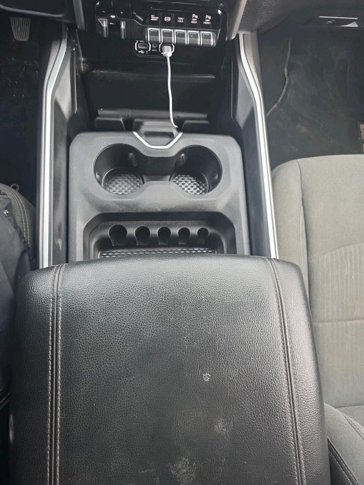 2022 RAM 3500 Big Horn SPORT APPEARANCE Photo