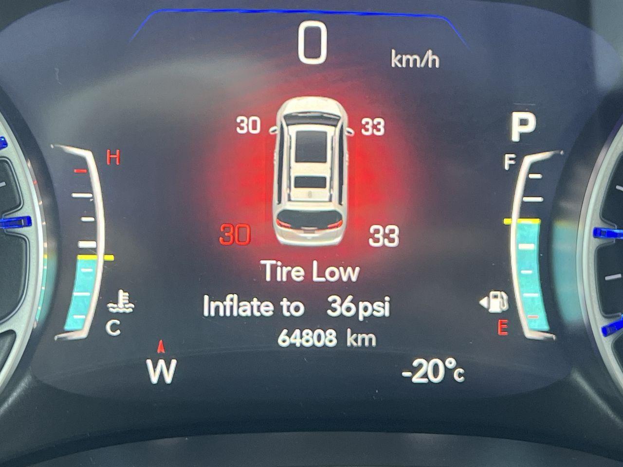 2024 Chrysler Pacifica Touring-L PREVIOUS DAILY RENTAL, SUNROOF, CRUISE CONTROL, HEATED FRONT SEATS, BACK UP CAM!! Photo