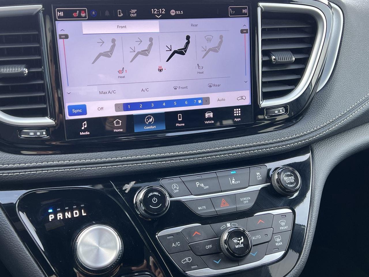 2024 Chrysler Pacifica Touring-L PREVIOUS DAILY RENTAL, SUNROOF, CRUISE CONTROL, HEATED FRONT SEATS, BACK UP CAM!! Photo