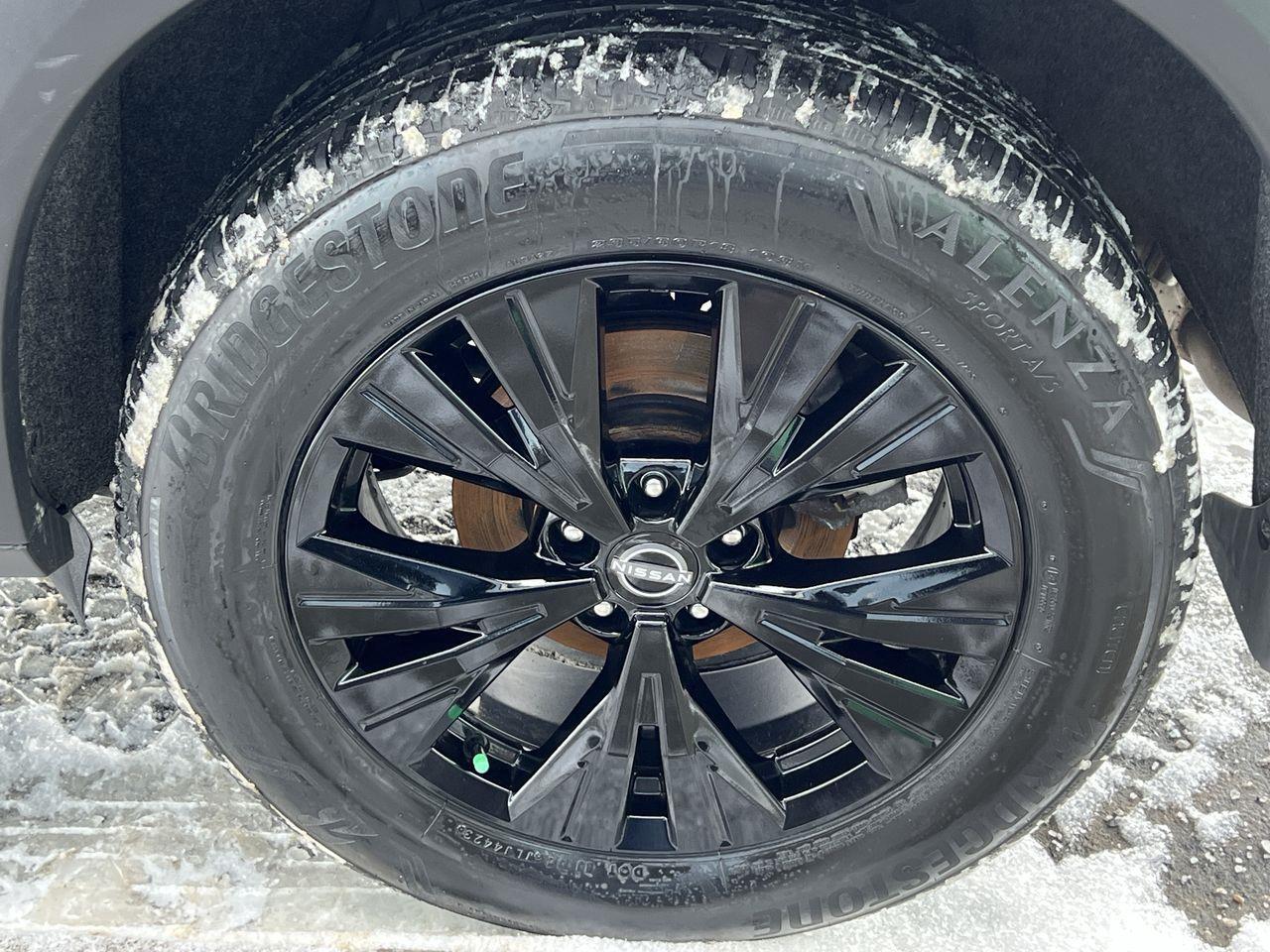 2023 Nissan Rogue SV Midnight Edition AWD, MOONROOF, LEATHER SEATS, SIRIUS X,. CRUISE CONTROL, POWER LIFTGATE, BACK UP CAM!! Photo