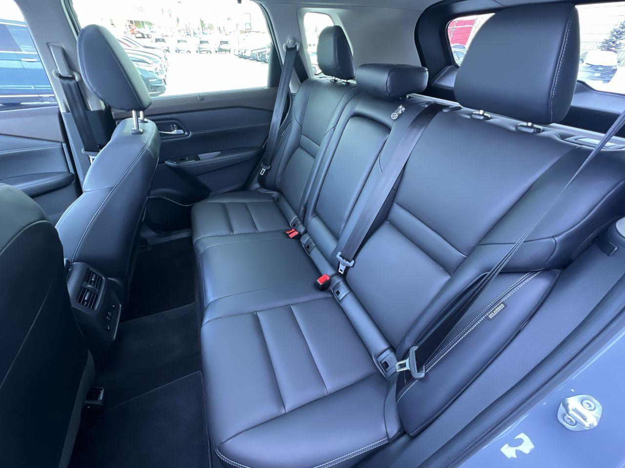 2023 Nissan Rogue SV Midnight Edition AWD, MOONROOF, LEATHER SEATS, SIRIUS X,. CRUISE CONTROL, POWER LIFTGATE, BACK UP CAM!! Photo