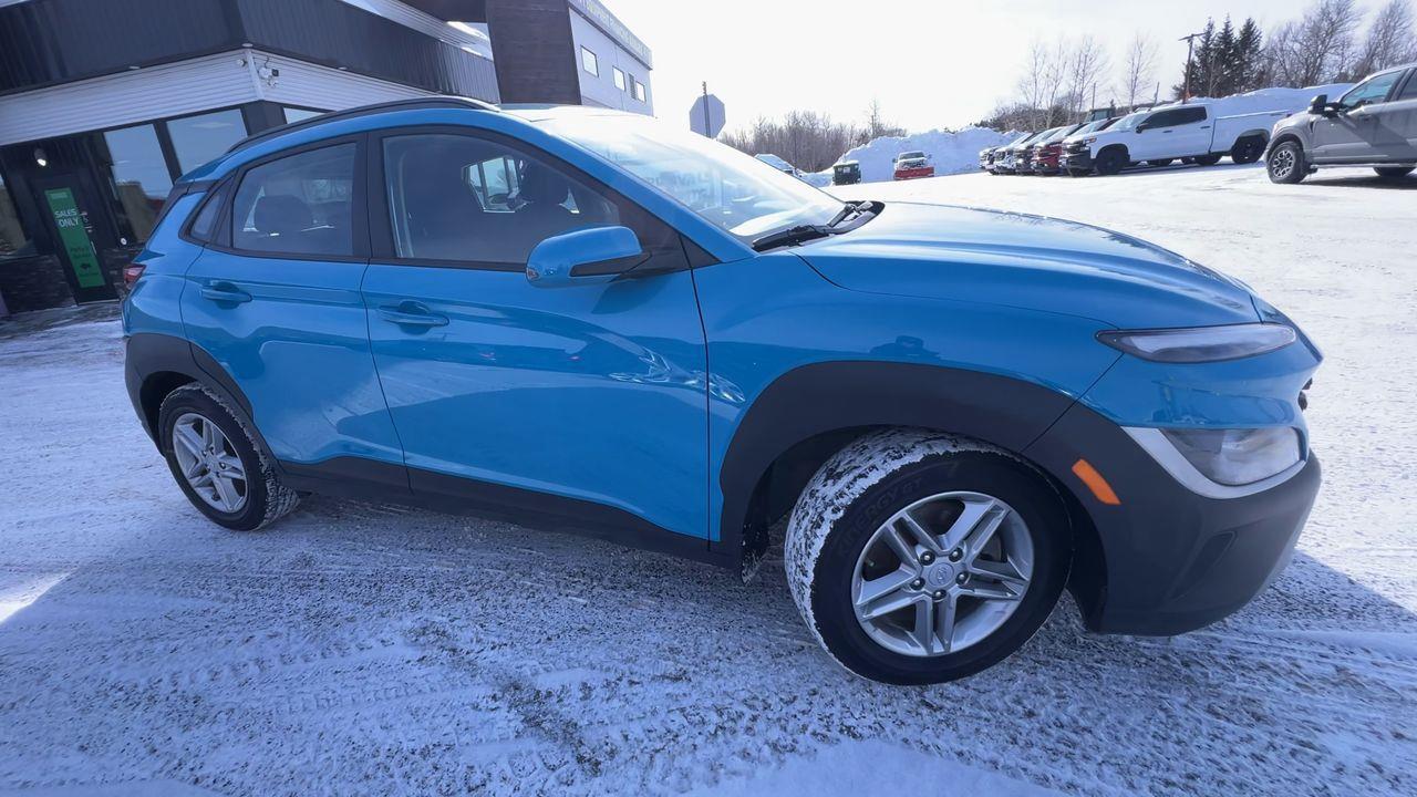 2022 Hyundai KONA 2.0L Essential AWD, HEATED FRONT SEATS, CRUISE CONTROL, BACK UP CAM!! Photo