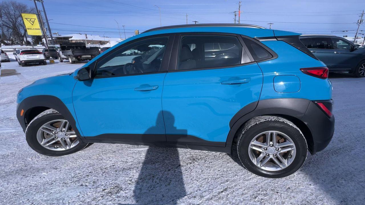 2022 Hyundai KONA 2.0L Essential AWD, HEATED FRONT SEATS, CRUISE CONTROL, BACK UP CAM!! Photo