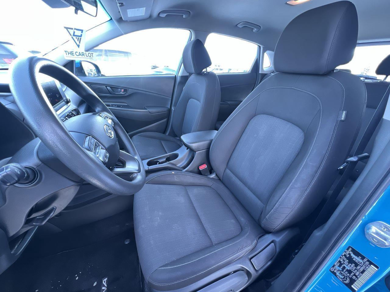 2022 Hyundai KONA 2.0L Essential AWD, HEATED FRONT SEATS, CRUISE CONTROL, BACK UP CAM!! Photo