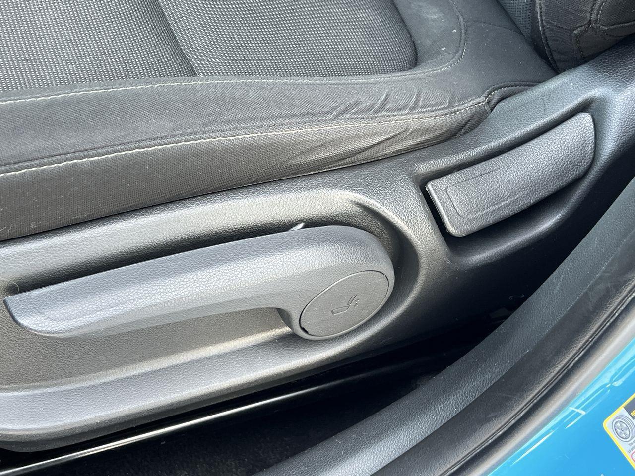 2022 Hyundai KONA 2.0L Essential AWD, HEATED FRONT SEATS, CRUISE CONTROL, BACK UP CAM!! Photo