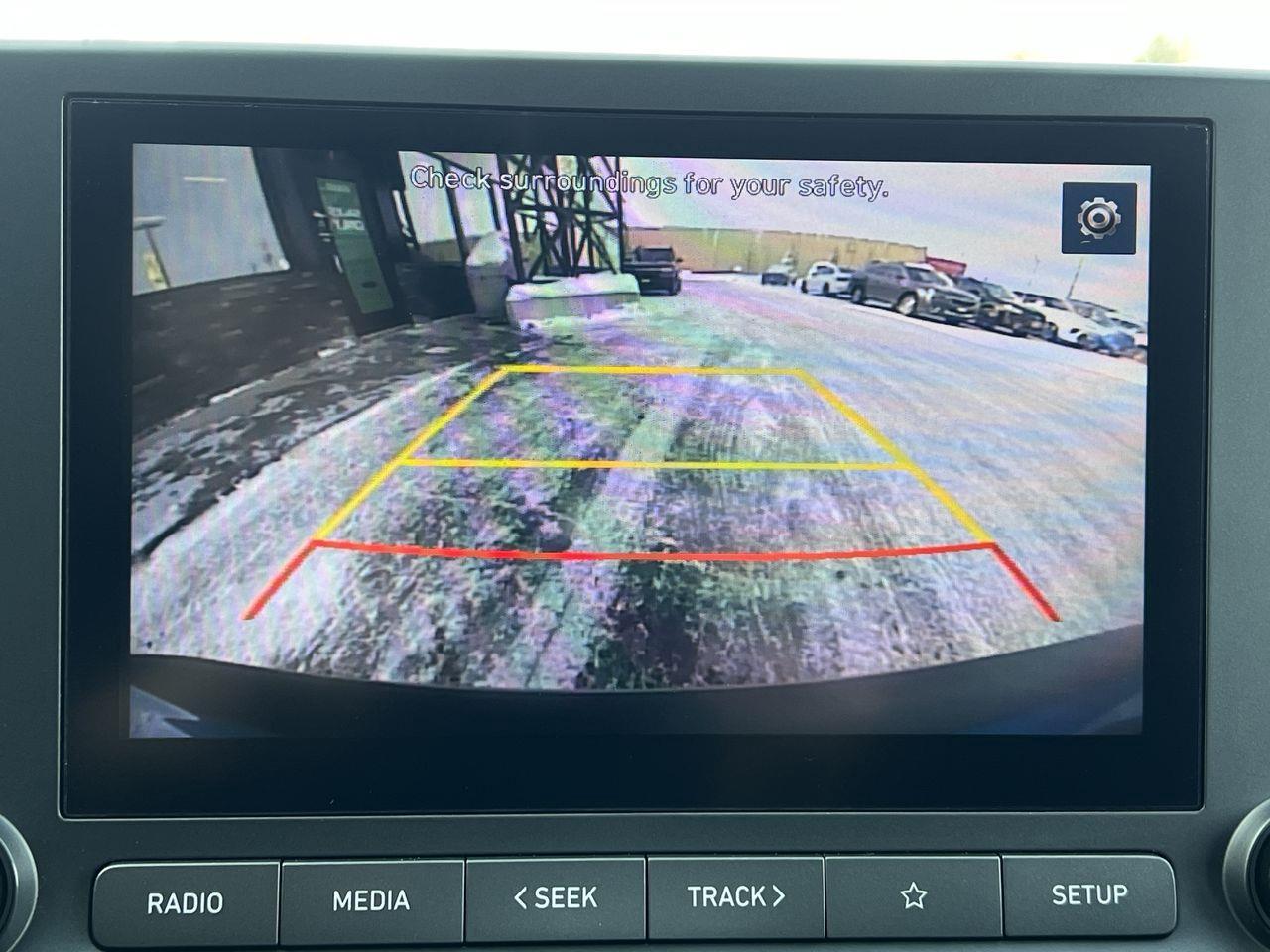 2022 Hyundai KONA 2.0L Essential AWD, HEATED FRONT SEATS, CRUISE CONTROL, BACK UP CAM!! Photo