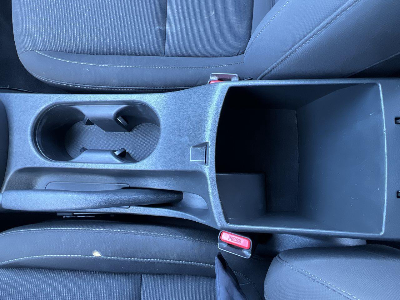 2022 Hyundai KONA 2.0L Essential AWD, HEATED FRONT SEATS, CRUISE CONTROL, BACK UP CAM!! Photo