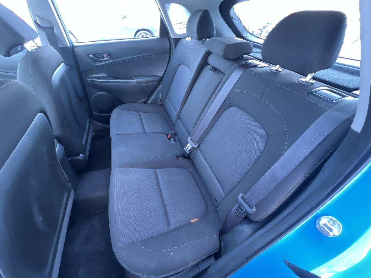 2022 Hyundai KONA 2.0L Essential AWD, HEATED FRONT SEATS, CRUISE CONTROL, BACK UP CAM!! Photo