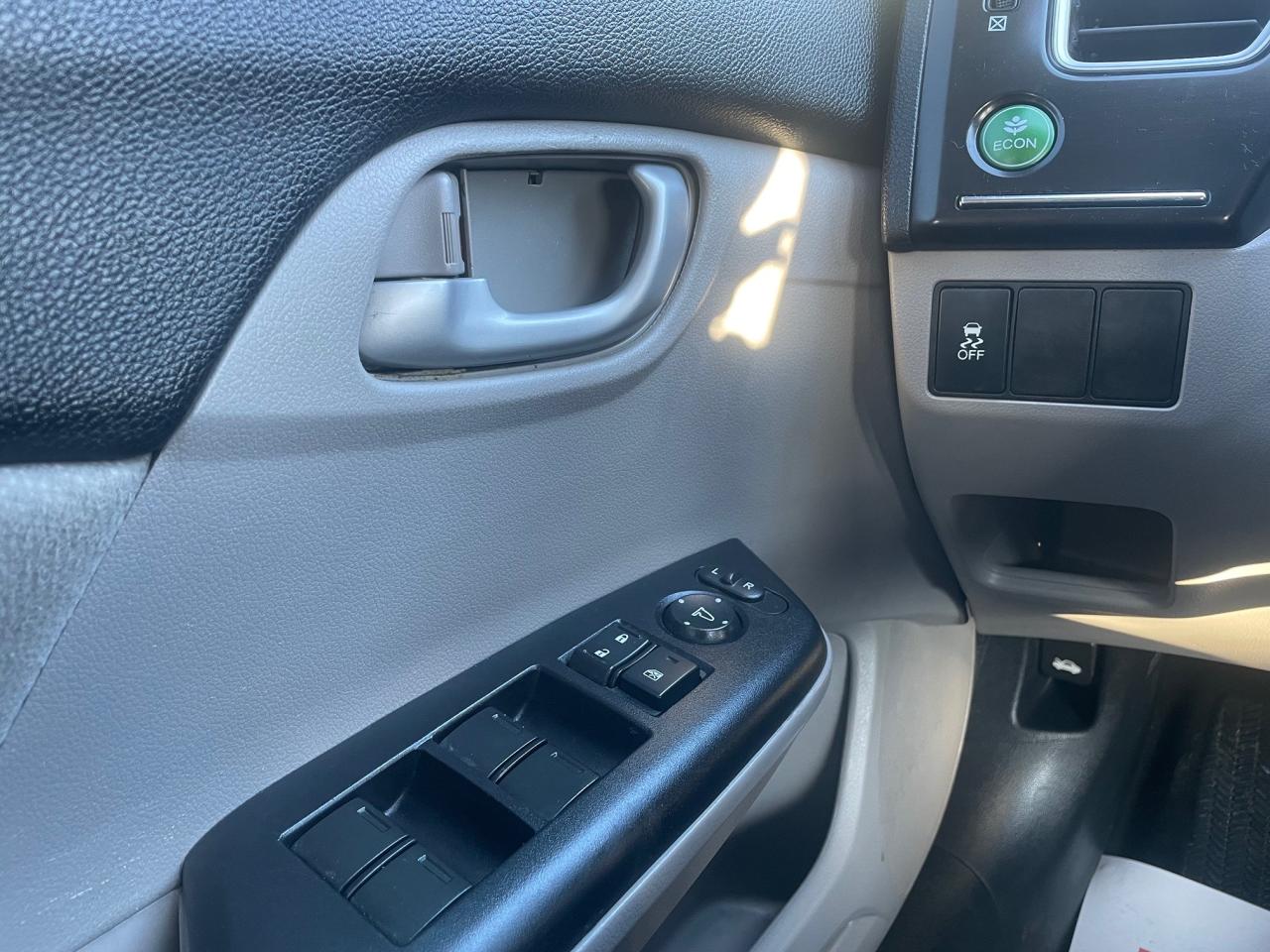 2013 Honda Civic LX *HEATED SEATS, ECO MODE, SAFETY* Photo